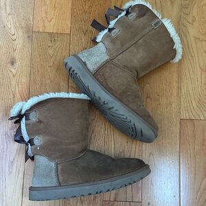 UGG Chestnut Suede Bow-Back Shearling Boots